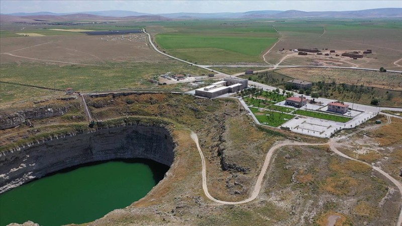 Obruk gölü manzaralı 800 yıllık han ziyarete açılıyor