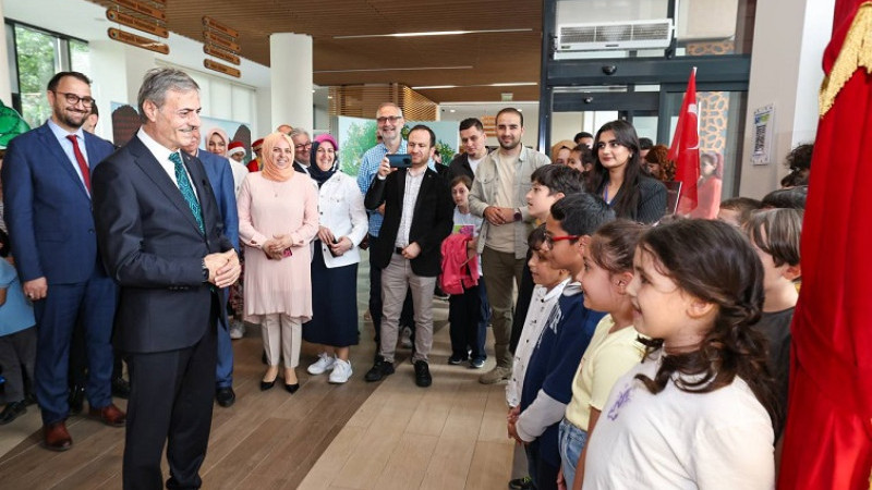 Başkan Alemdar miniklerin mezuniyet heyecanına ortak oldu;