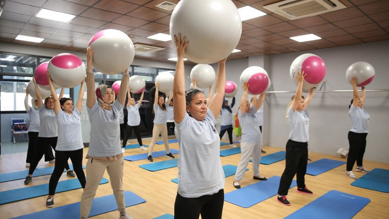 Konak’ta her yaşa ayrı bir spor etkinliği var