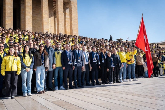 1907 FENERBAHÇE DERNEĞİ VE 1907 UNİFEB’TEN ANITKABİR’E ZİYARET