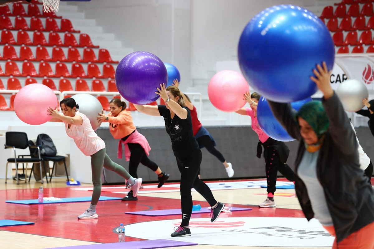 Aliağa Belediyesi’nden Kadınlara Özel Pilates ve Aerobik Kursu