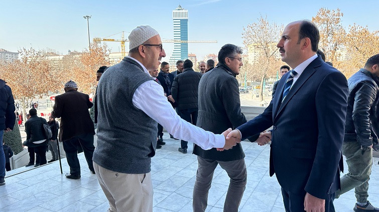 BAŞKAN ALTAY HACIVEYİSZADE CAMİİ’NDE VE KÜLTÜRPARK'TA VATANDAŞLARLA BULUŞTU