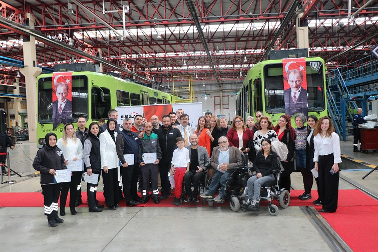 Büyükşehir’de hizmet artık bir işarete bakıyor