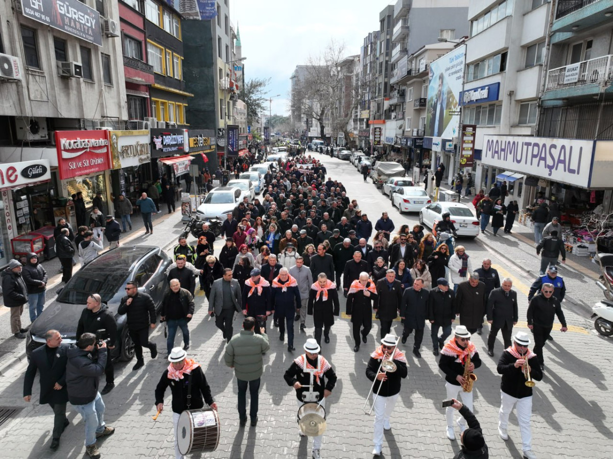 EDREMİT’TE GELENEKSEL MECİ ŞENLİĞİ COŞKUSU