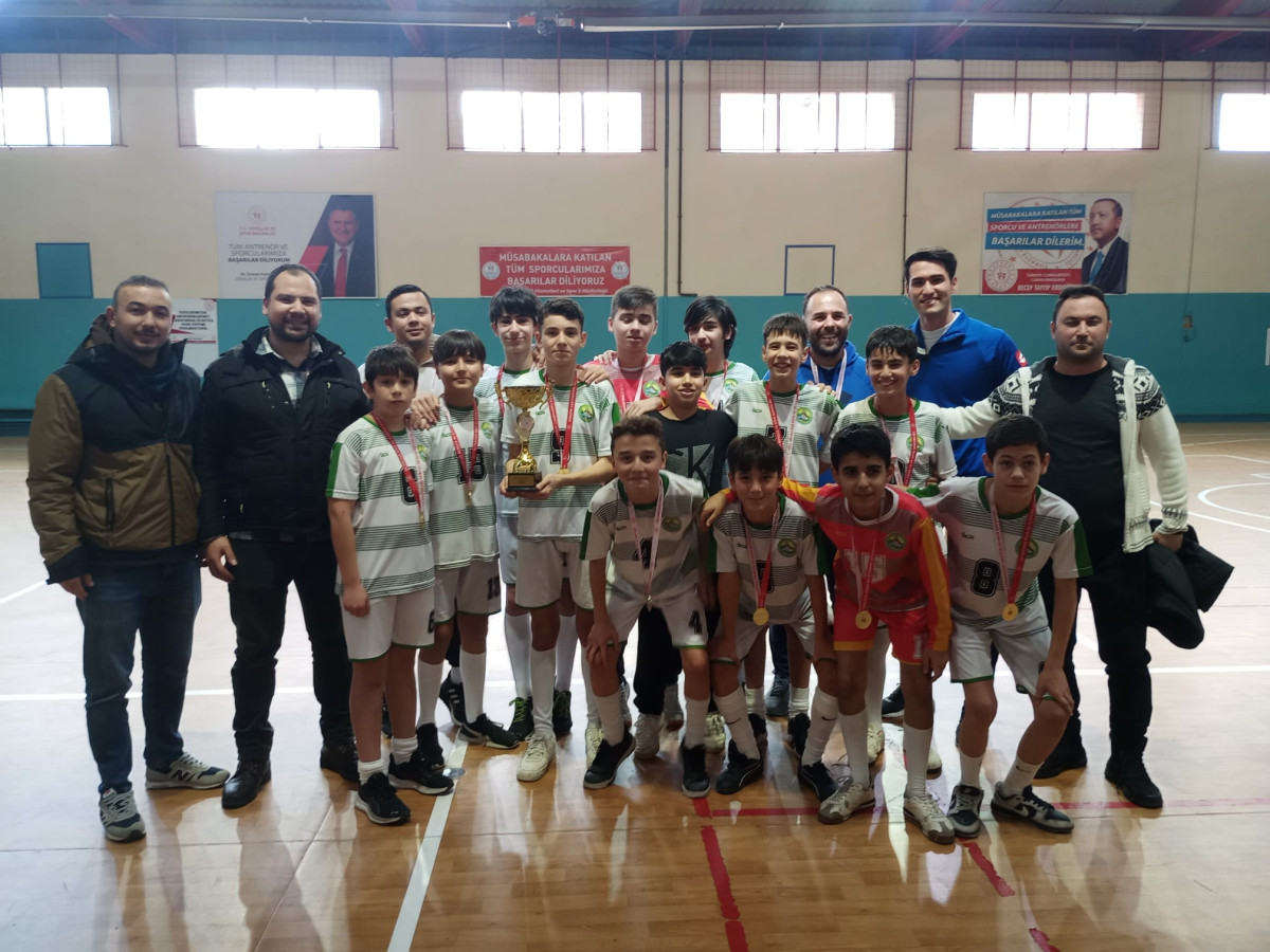 Futsalda şampiyon Spil Ortaokulu Manisa’yı temsil edecek 