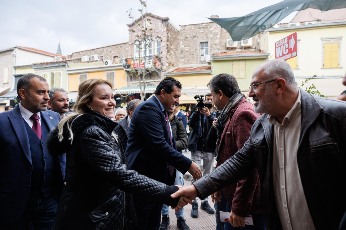 Karasu ve Mutlu sokakta halkın nabzını tuttu