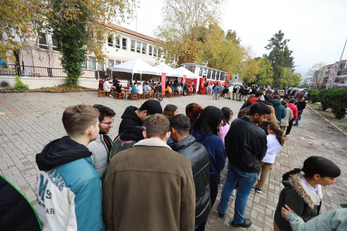 Kent Lokantası Öğrenci Otobüsünde Dayanışma Adımı