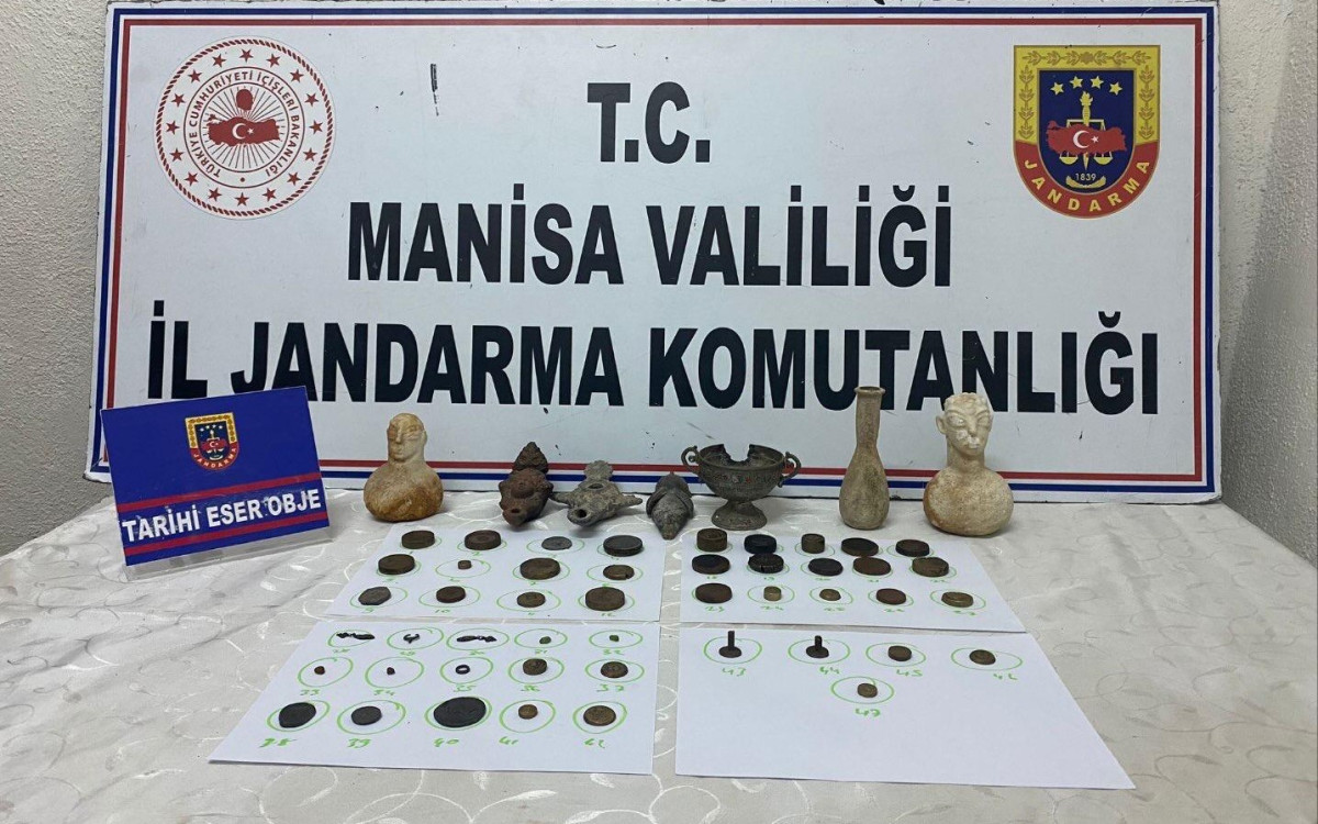 Manisa Akhisar’da yaşlı adamın evinden tarih fışkırdı