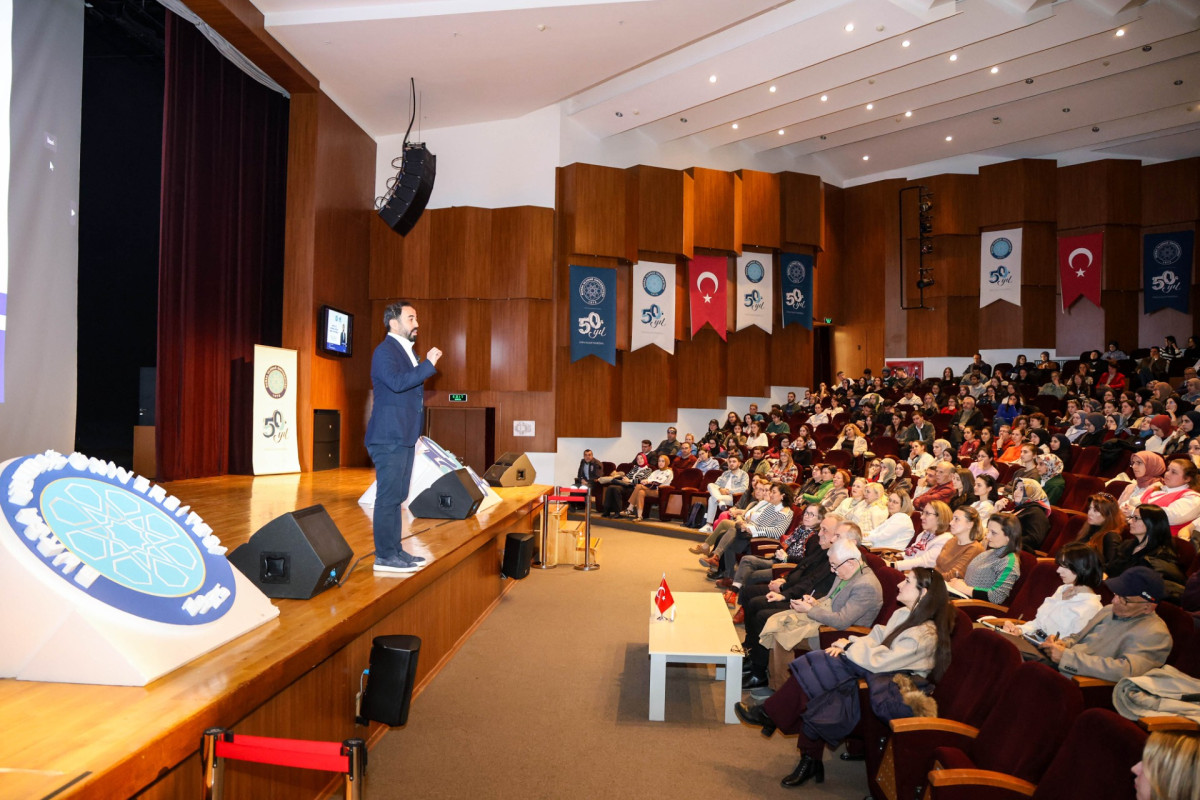 Mutlu ve başarılı çocuk yetiştirmenin formülü BUÜ’de konuşuldu