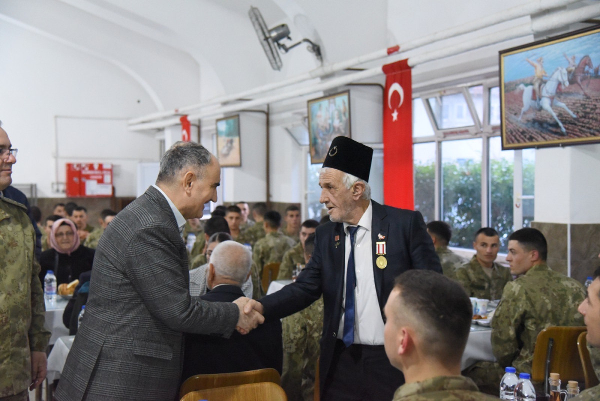 Vali Özkan Şehit Aileleri, Gazilerimiz ve Aileleri Onuruna Düzenlenen İftar Programına Katıldı